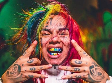 Rapper Daniel Hernandez 'Tekashi69' @6ix9ine is wearing a 